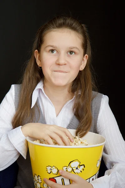 Κορίτσι σε μια ταινία θέατρο — Φωτογραφία Αρχείου