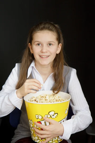 Menina em um cinema — Fotografia de Stock