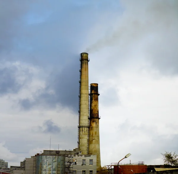 Fabriken smokestack tube — Stockfoto