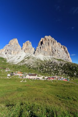 Sassolungo from Sella pass clipart