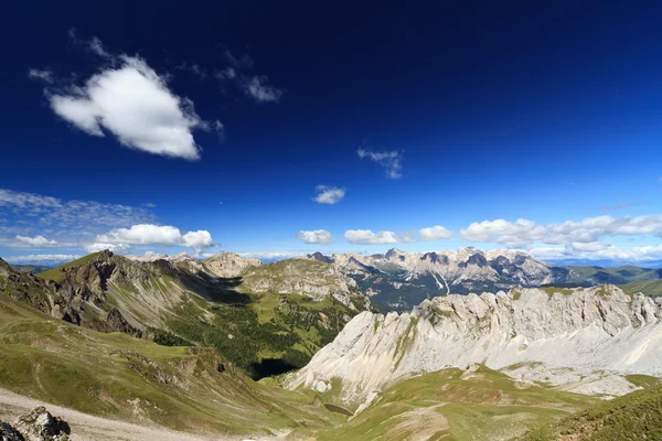 Valle de Monzoni, Dolomitas italianas — Foto de Stock