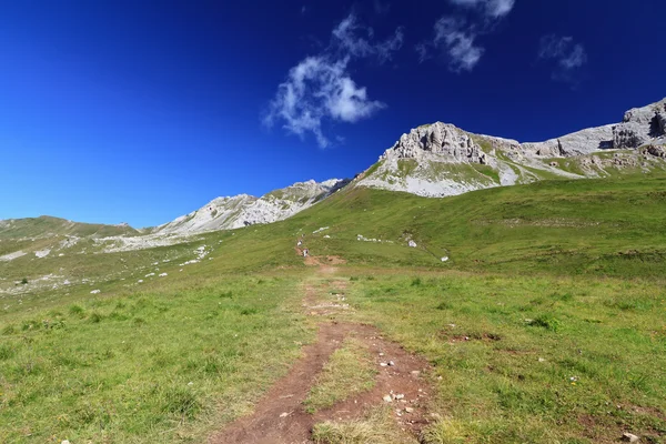Hiking in Dolomites — Stock Photo, Image