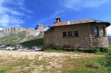 Şapel pordoi Pass, İtalya