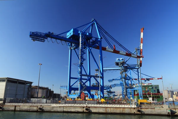 Genova kikötői daru — Stock Fotó