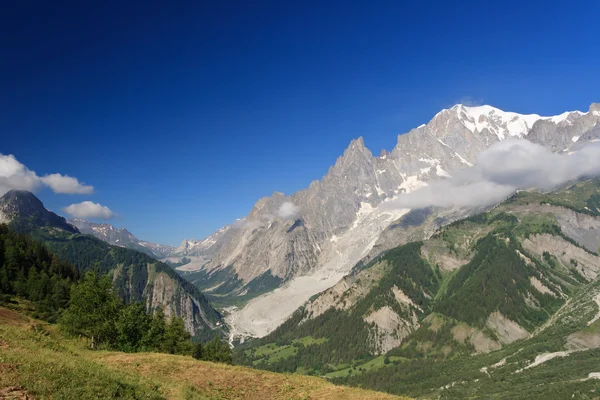 Mont blanc in de zomer — Stockfoto