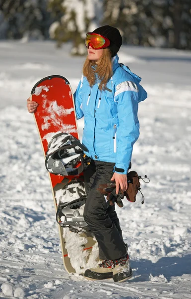 Kadın snowboarder — Stok fotoğraf