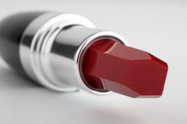 Hermoso lápiz labial rojo — Foto de Stock