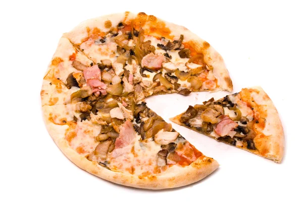 Pizza with pork and a hen, golden onions, mushrooms — Stock Photo, Image