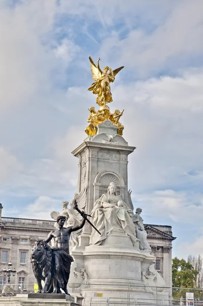 Königin-Victoria-Denkmal in London, England — Stockfoto