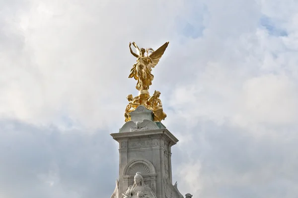 Memorial da Rainha Vitória em Londres, Inglaterra — Fotografia de Stock
