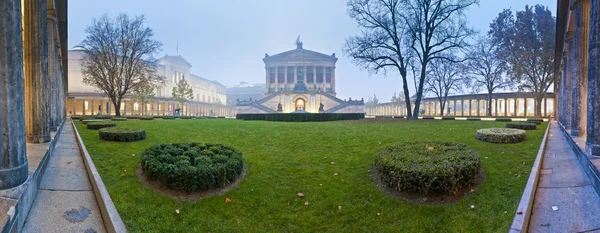 Alte nationalgalerie auf berlin, deutschland — Stockfoto