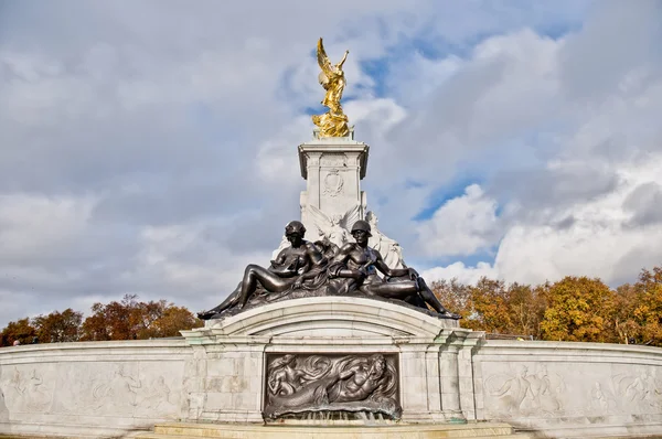 Drottning victoria memorial på london, england — Stockfoto