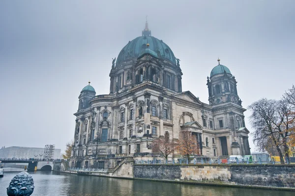 Berliner dom (Берлінський собор) в Берліні, Німеччина — стокове фото