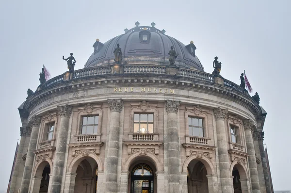 Bode-museum gelegen aan Berlijn, Duitsland — Stockfoto