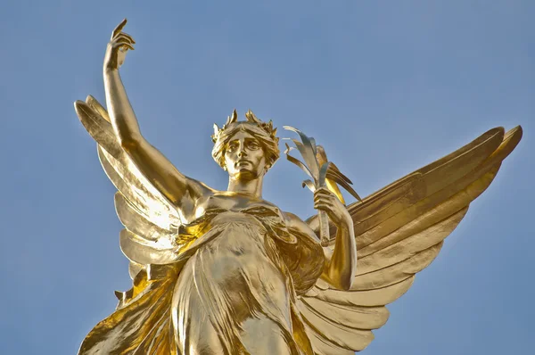 Drottning victoria memorial på london, england — Stockfoto