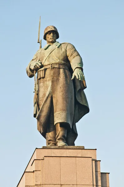 Das sowjetische ehrenmal in berlin, deutschland — Stockfoto