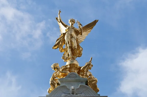 Мемориал королевы Виктории в Лондоне — стоковое фото