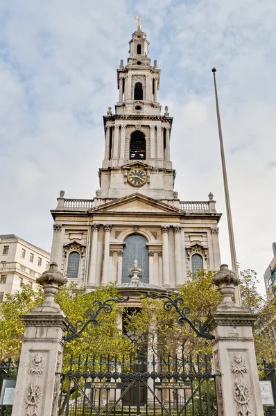 Святая Мария Ле Гранд в Лондоне, Англия — стоковое фото