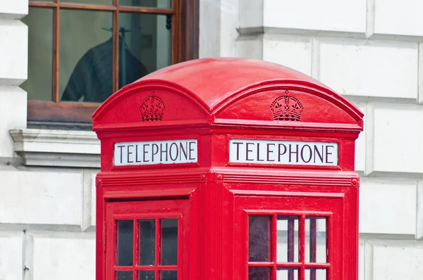 Červený telefon v Londýně, Anglie — Stock fotografie