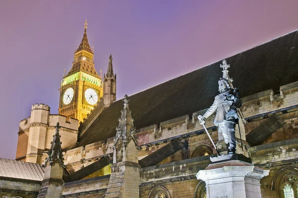 Oliver Cromwell statue at London, England — Stock Photo, Image