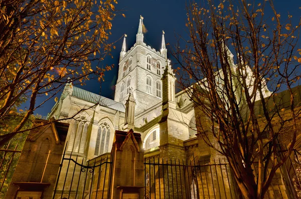 โบสถ์เซาท์วอร์คที่ลอนดอน อังกฤษ — ภาพถ่ายสต็อก