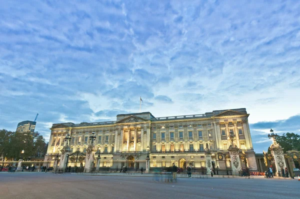 Buckingham palace i london, england — Stockfoto