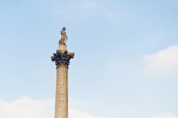 Колонна Нельсона в Лондоне, Англия — стоковое фото