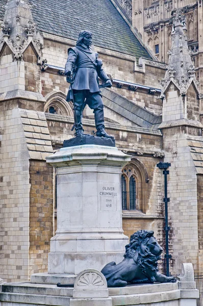 Oliver Cromwell statue at London, England — Stock Photo, Image