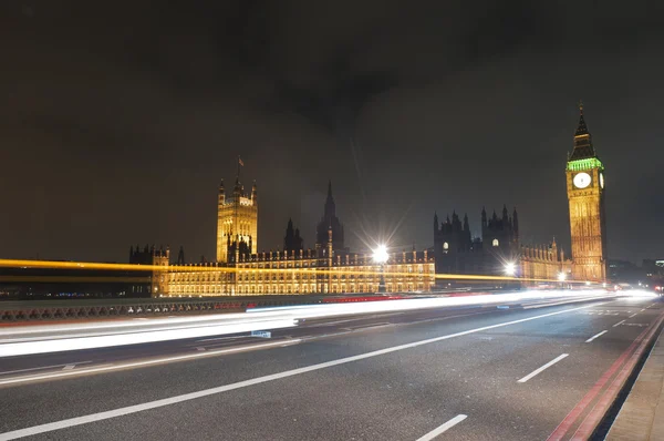 Westminster Bridge em Londres, Inglaterra — Fotografia de Stock