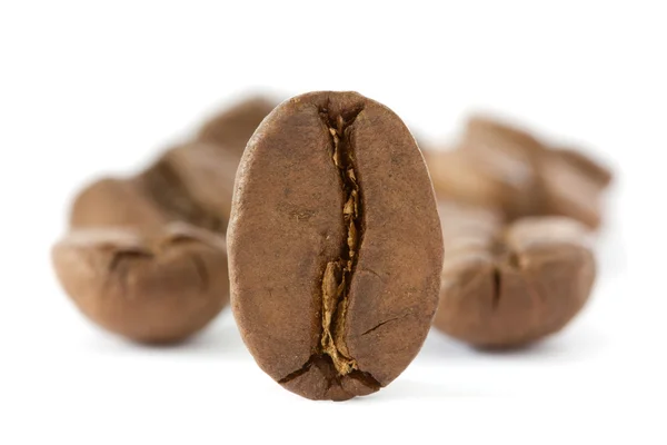 Крупним планом смажені кавові зерна — стокове фото