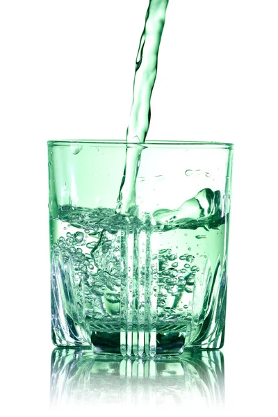Verser de l'eau claire — Photo