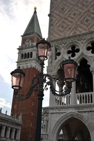 Typische Szene einer venezianischen Stadt in Italien. Stockbild