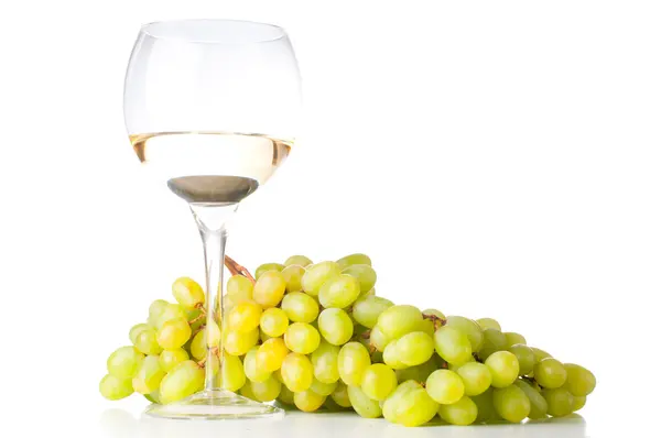 Vita vin och vita druvor — Stockfoto