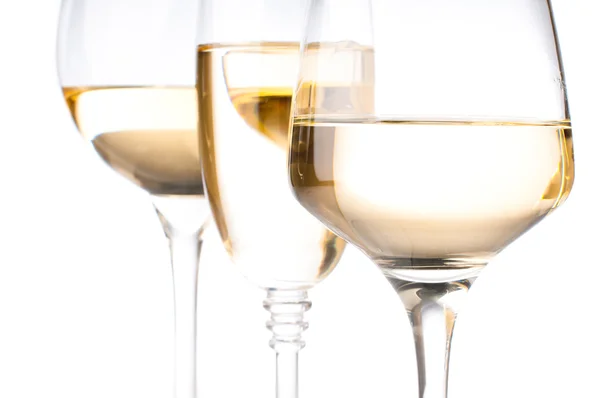 Три бокала белого вина — стоковое фото
