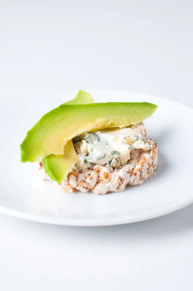Ekmek peynir ve avokado — Stok fotoğraf