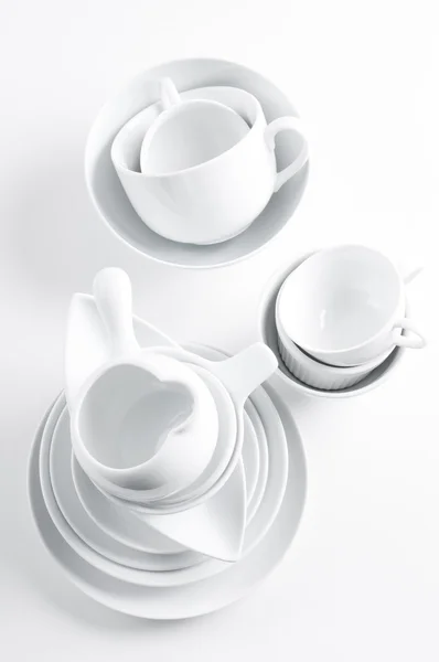 Białe naczynia kuchenne i sztućce — Zdjęcie stockowe