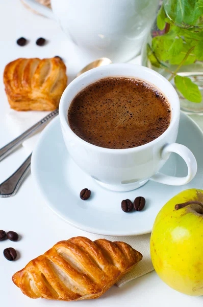 Café da manhã, café e pastelaria close-up — Fotografia de Stock