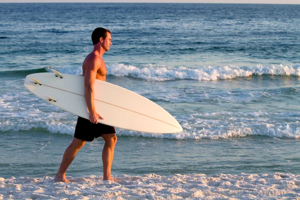 Пляж для серфинга — стоковое фото