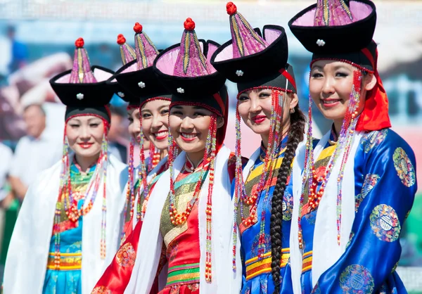 Bildnummer: 53817504 Datum: 24.02.2010 Copyright: imago/Xinhua (100225) --  LONGZHOU, Feb. 25, 2010 (Xinhua) -- Women of the Zhuang ethnic group play  the Tianjin , a local stringed musical instrument literally meaning the