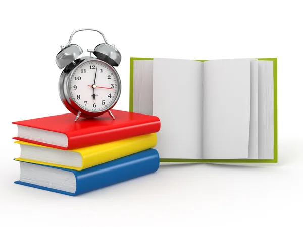 Час для школи. Годинник нагадування на книгах — стокове фото