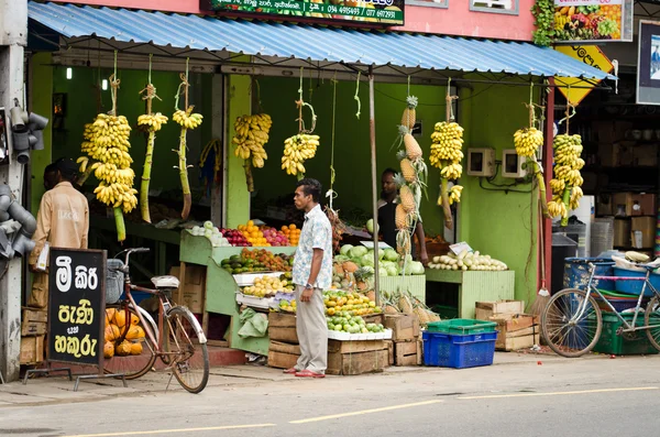 Tienda tradicional de verduras y frutas asiáticas — Foto de Stock