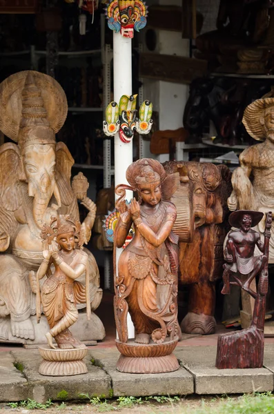 Tradicional asiático tienda de recuerdos de madera — Foto de Stock