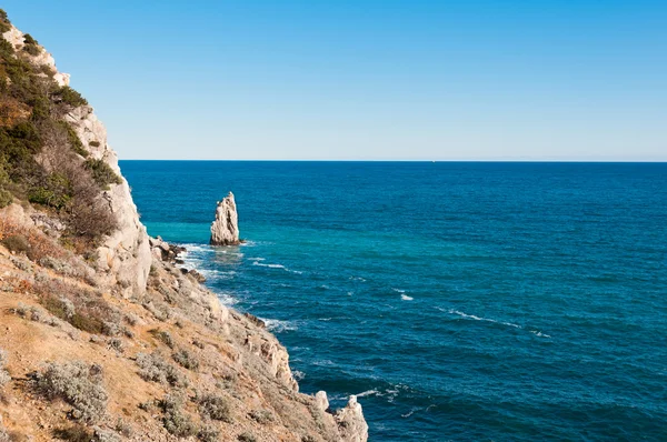 Piękne skały na brzegu Morza Czarnego — Zdjęcie stockowe