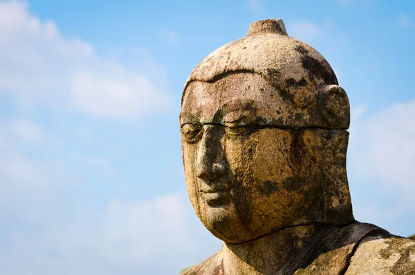 Oude Boeddha hoofd — Stockfoto
