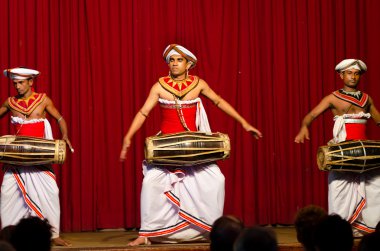 geleneksel sri lankian tiyatroda göster