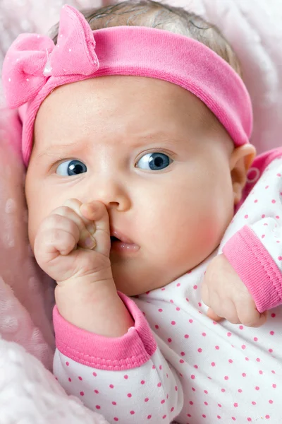 Çok tatlı küçük bebek portresi — Stok fotoğraf
