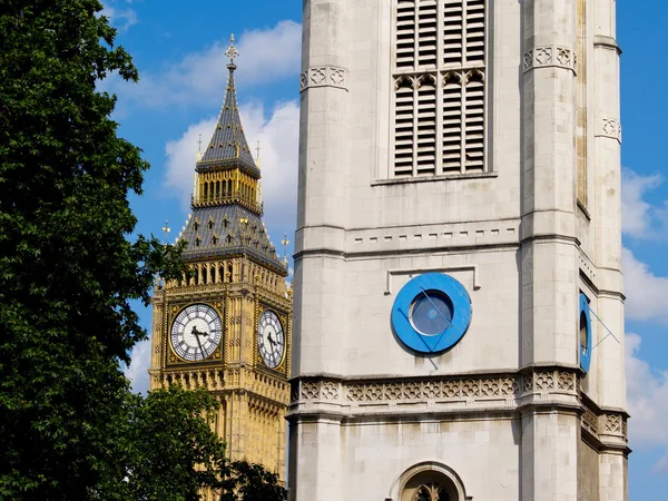 Twee klokken in Londen — Stockfoto
