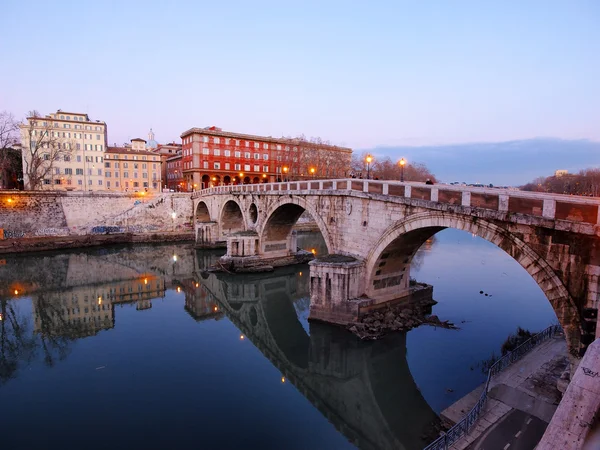 El río Tíber, Roma, Italia — Foto de Stock