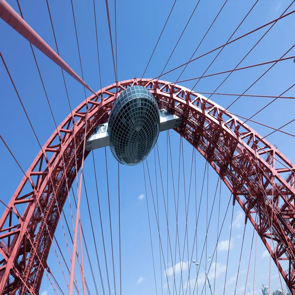 Pont suspendu rouge vif — Photo