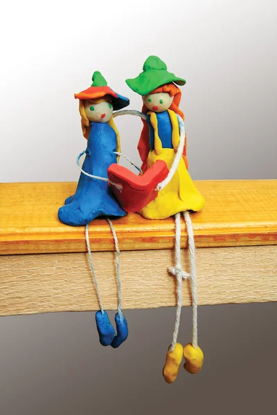 Dos personajes cómicos hechos de arcilla y cuerda — Foto de Stock